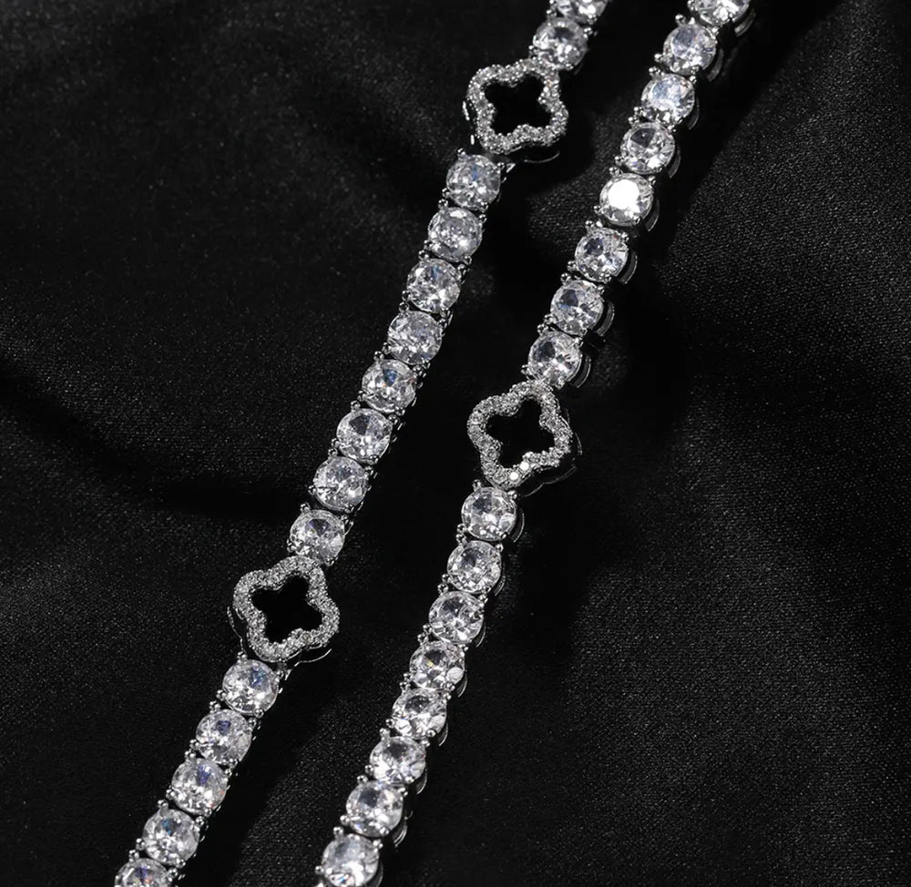 צמיד טניס תלתן - זהב לבן