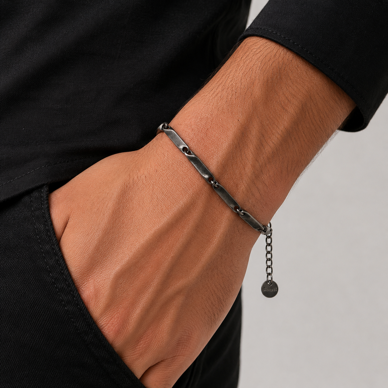 צמיד גורמט שחור לגבר – Black Chain Bracelet